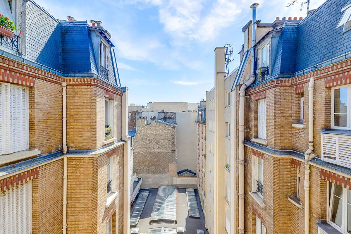 Appartement à PARIS-17E