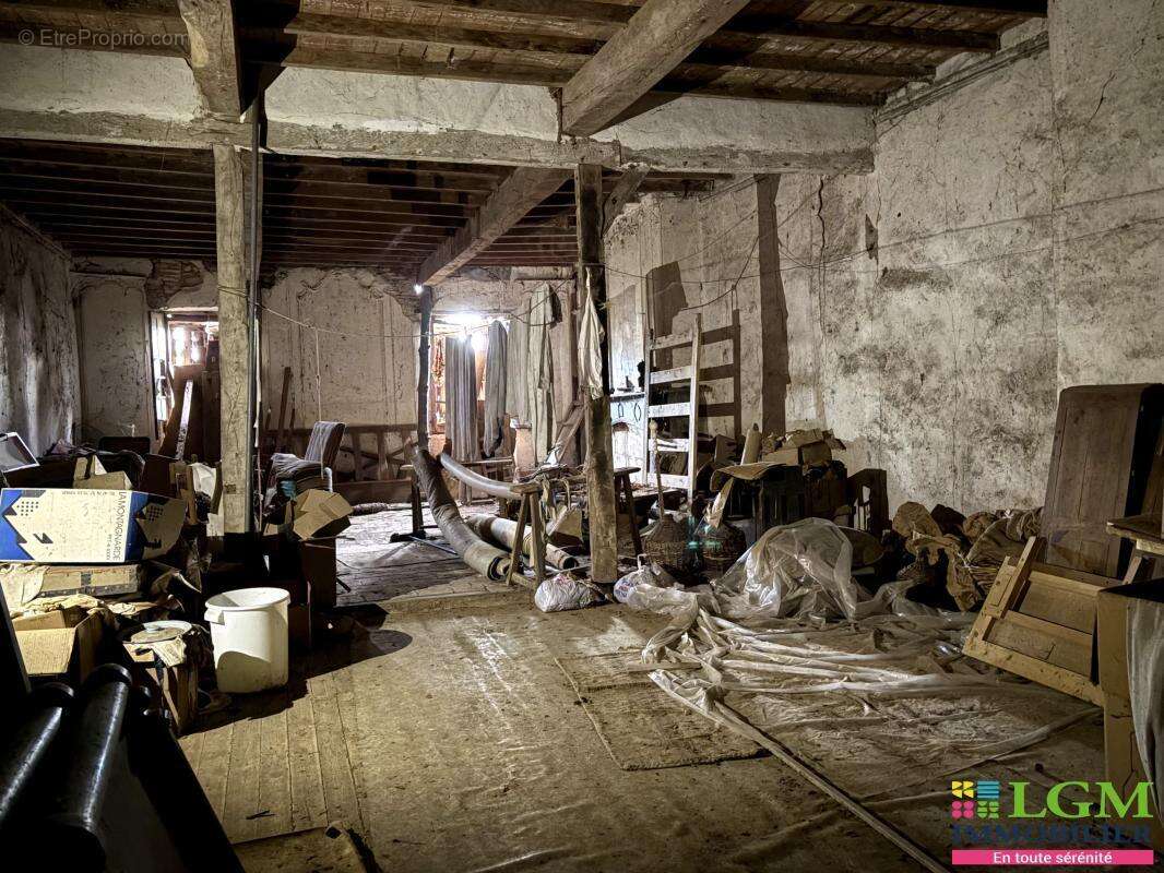 Maison à LABESSIERE-CANDEIL