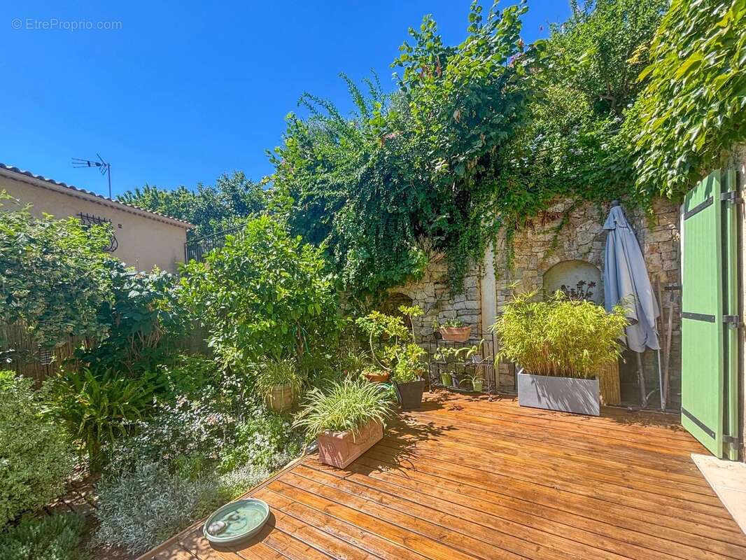 NICE-LANTERNE: Maison 4-5 pièces avec jardin - photo 4