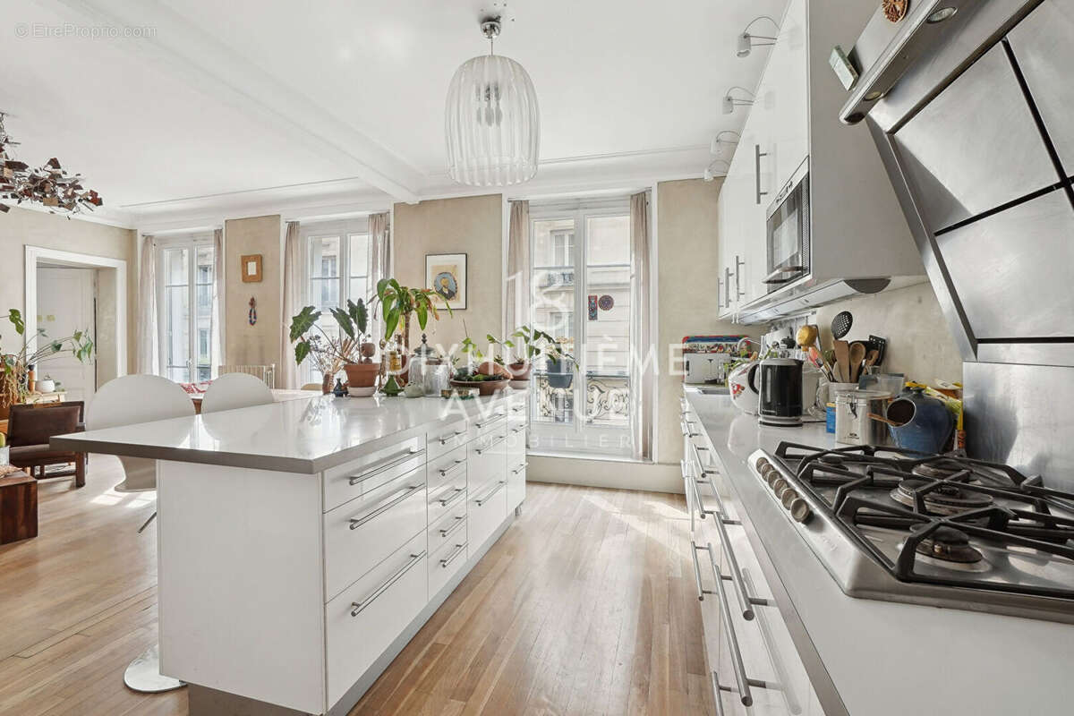 Appartement à PARIS-18E