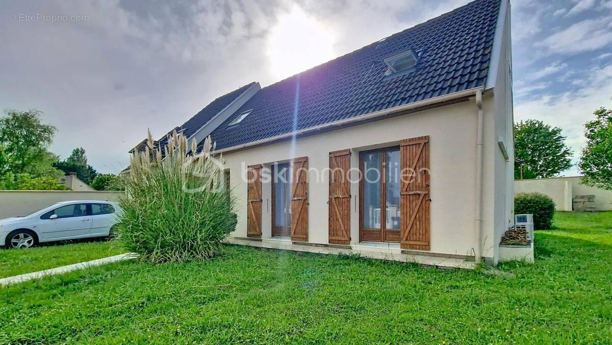 Maison à CLAYE-SOUILLY