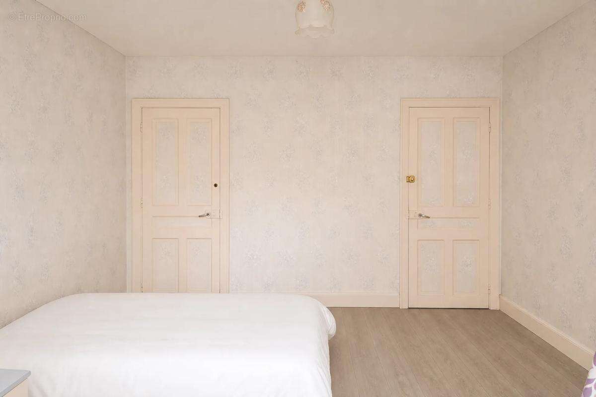 IMMEUBLE de 4 appartements de 306 m² à Bruyères - photo 10