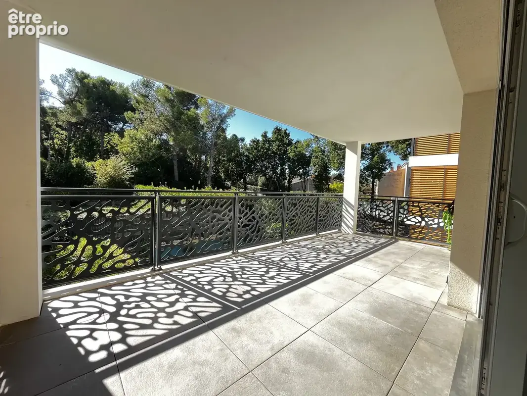Le pradet   t3 récent avec terrasse plein sud, piscine et double parking - photo 1
