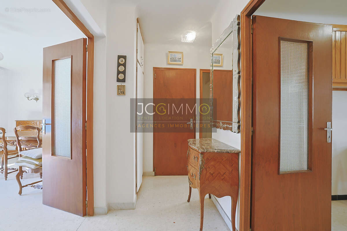 Appartement à HYERES