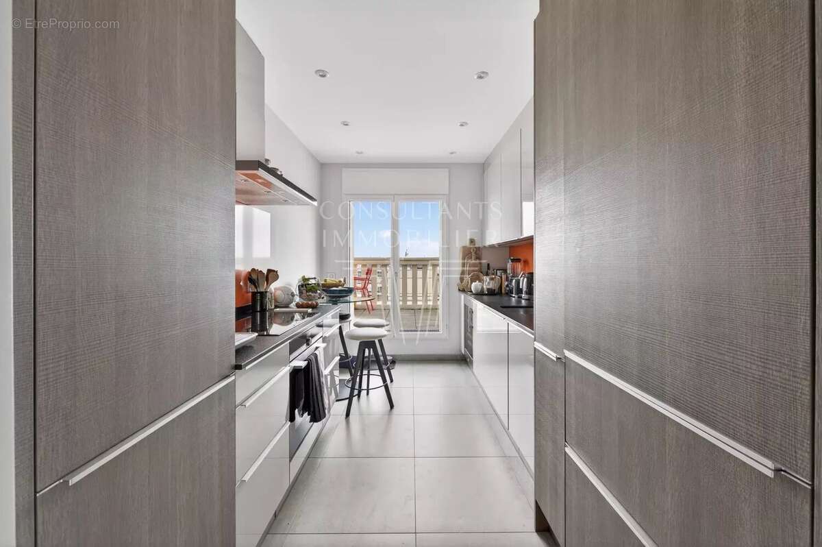 Appartement à LEVALLOIS-PERRET