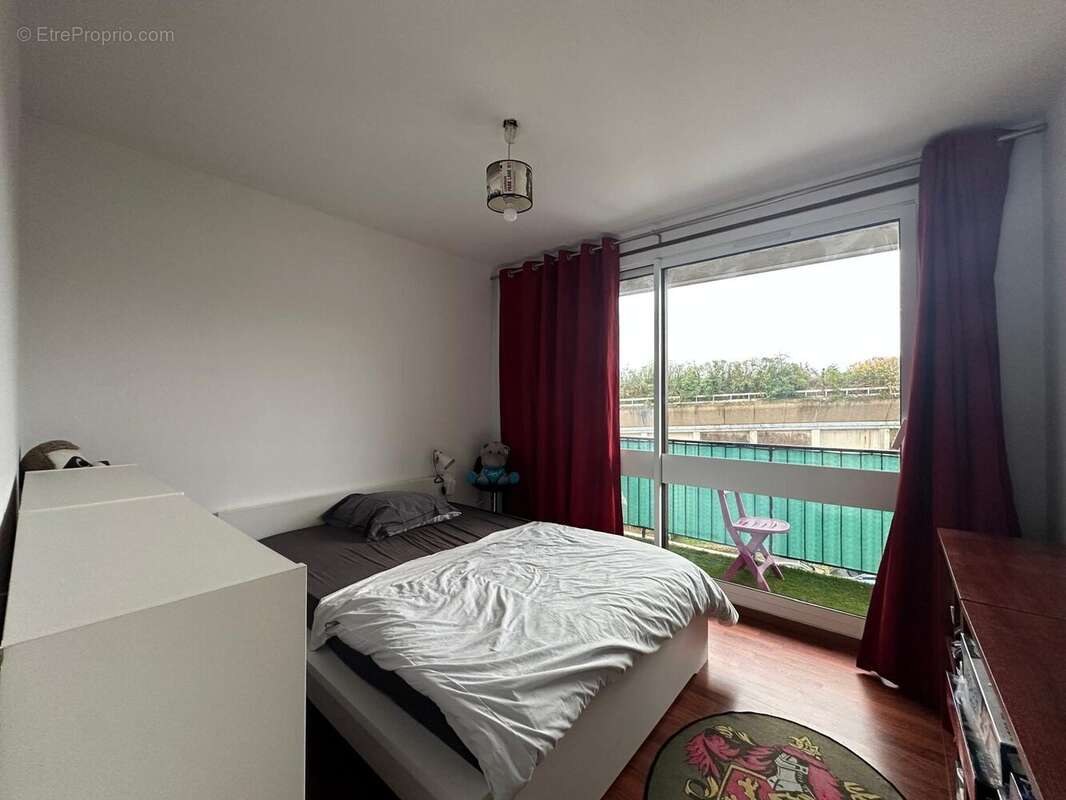 Appartement à FONTENAY-LE-FLEURY