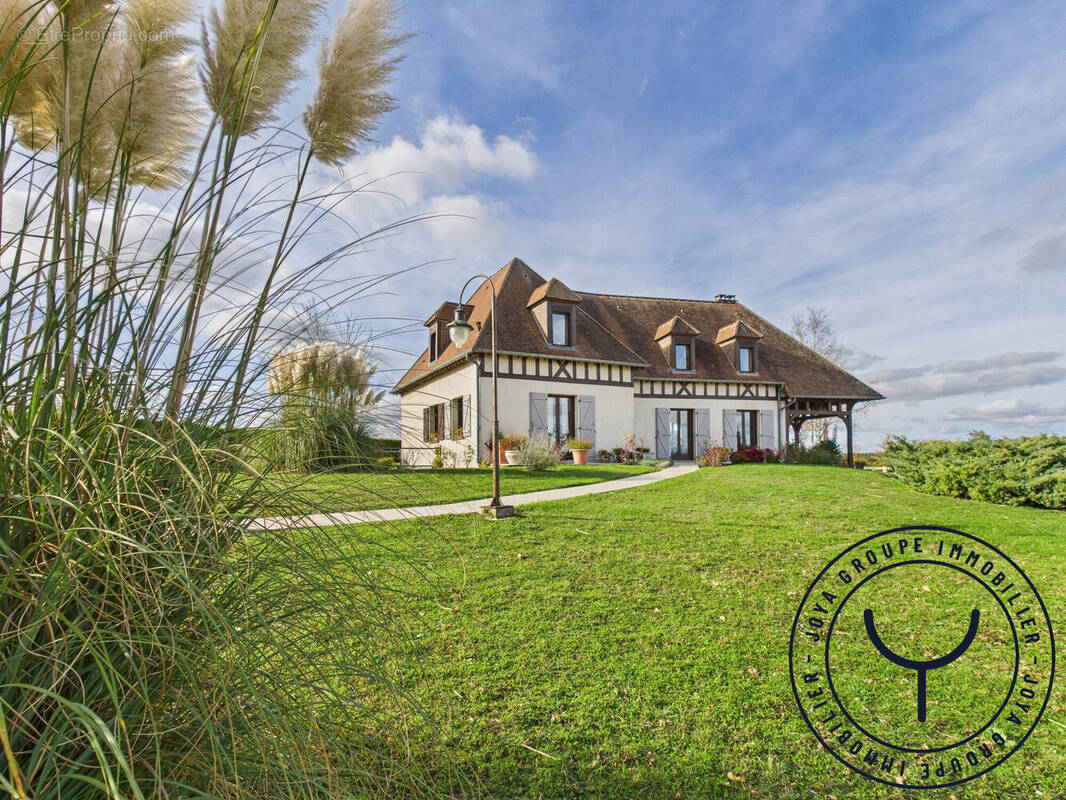 Maison 170 m² à Saint-Lye  - photo 1