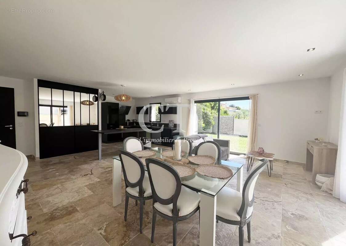 Maison à VAISON-LA-ROMAINE