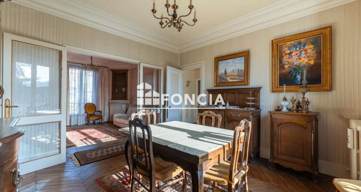 Appartement à NANTERRE