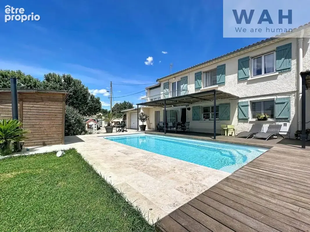 Maison 8 pièces de 219 m2 avec piscine, garage et logement indépendant à Rodilhan - photo 1