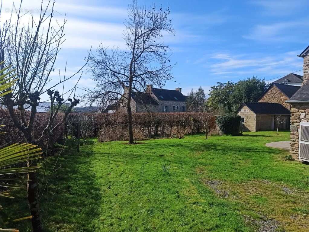 Maison à PLOUER-SUR-RANCE