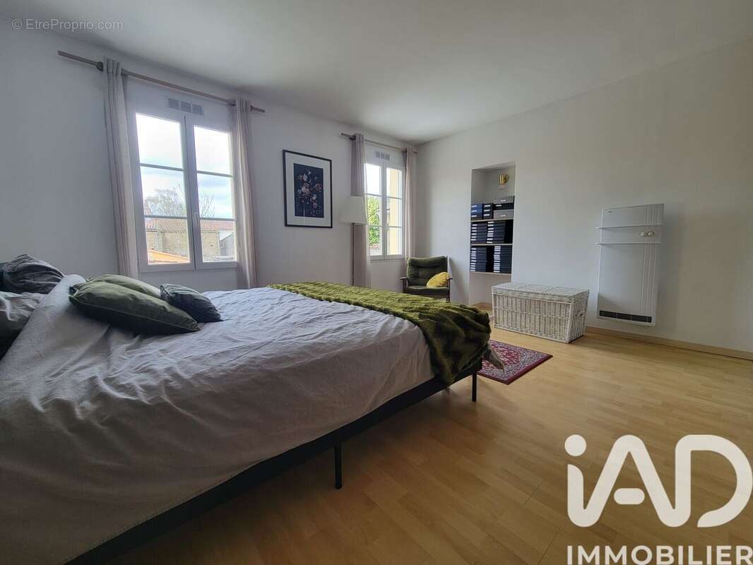 Maison 180 m² à Pouzauges  - photo 9