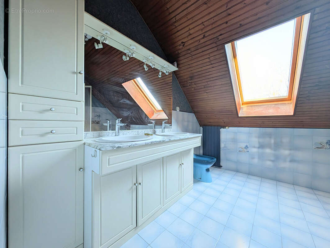 Maison à LES PONTS-DE-CE