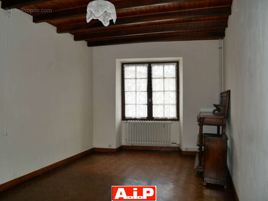 Maison à MONCOUTANT