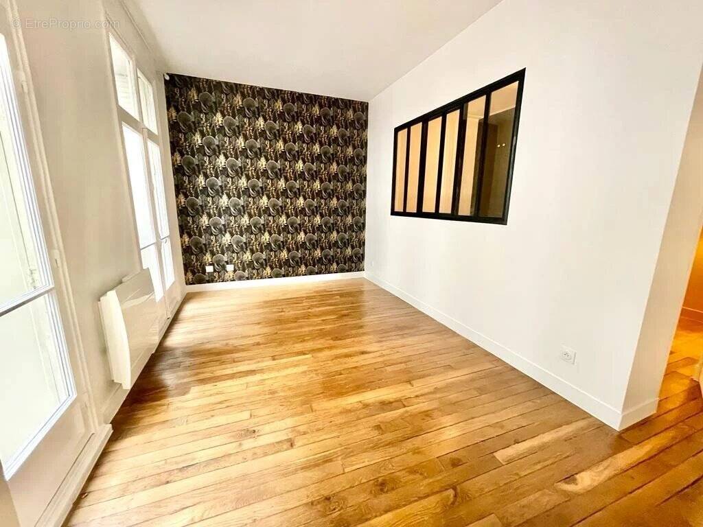 Appartement à PARIS-8E
