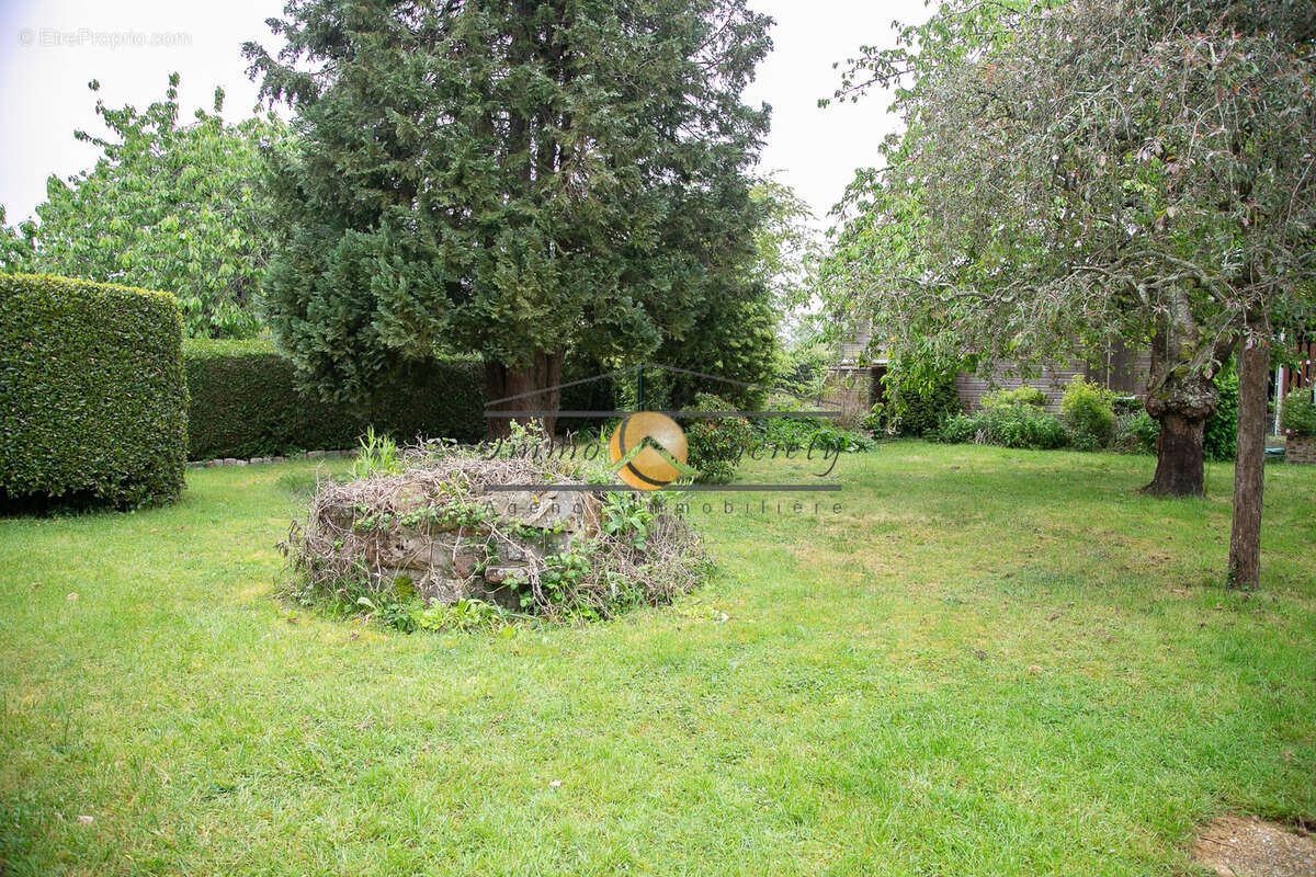 Maison à LA HAYE-MALHERBE