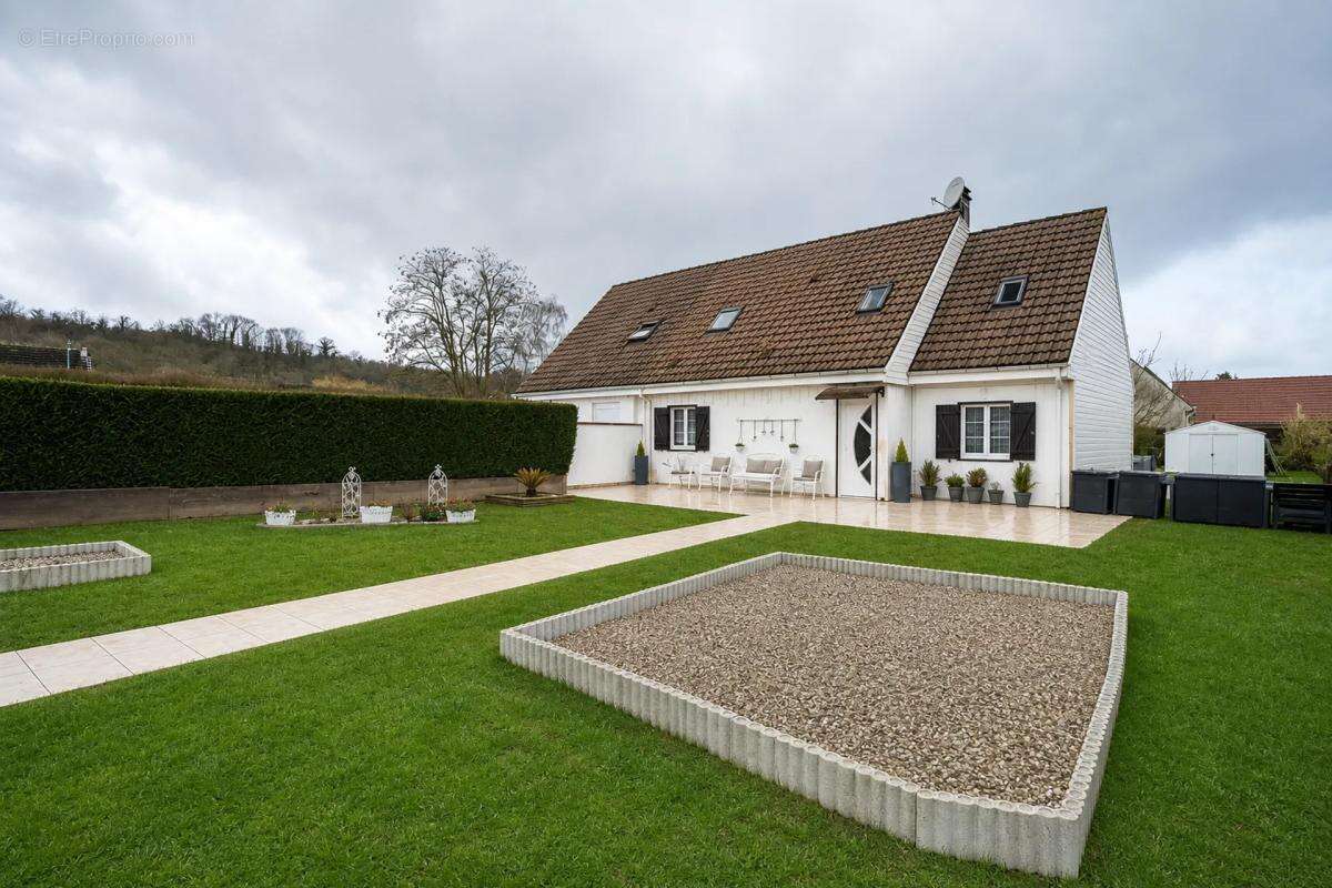 Élégante maison 6 pièces avec véranda à Charpont - photo 17