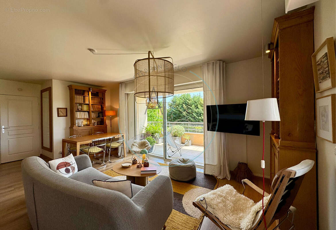 Appartement à GASSIN