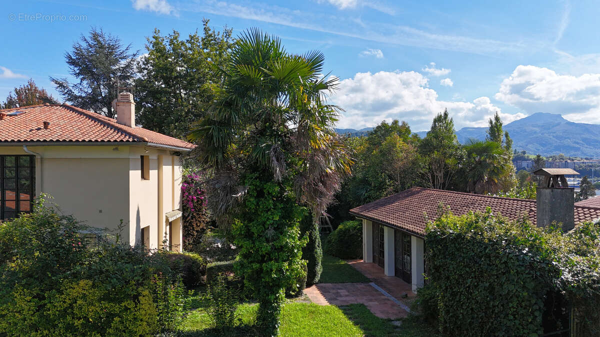 Belle villa d'architecte proche tous commerces dans impasse au calme - photo 2