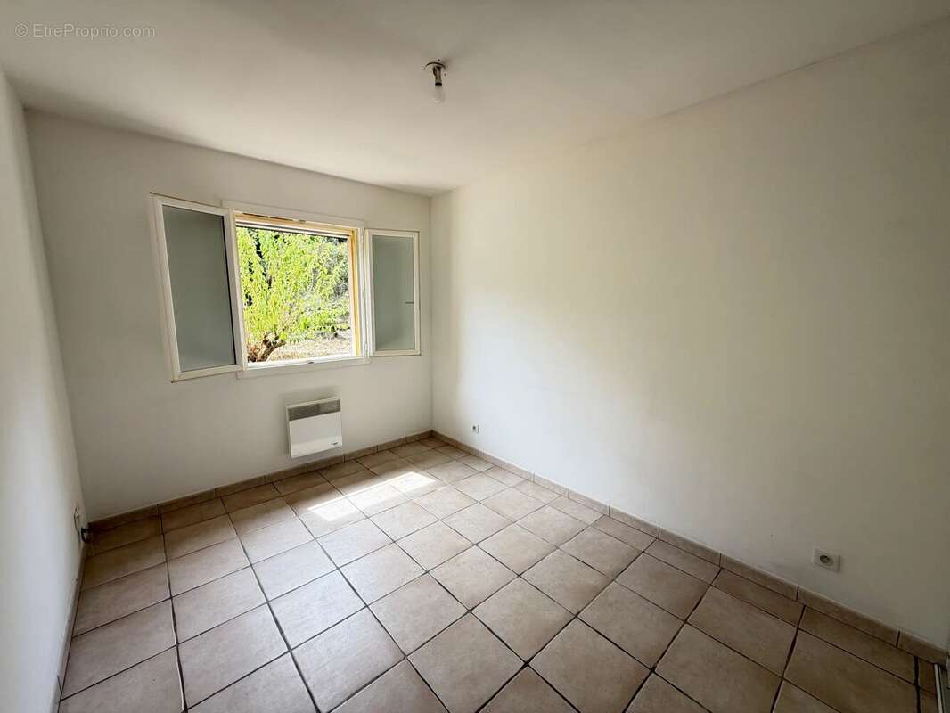 Figanières – Villa de plain-pied avec piscine dans environnement privilégié - photo 9
