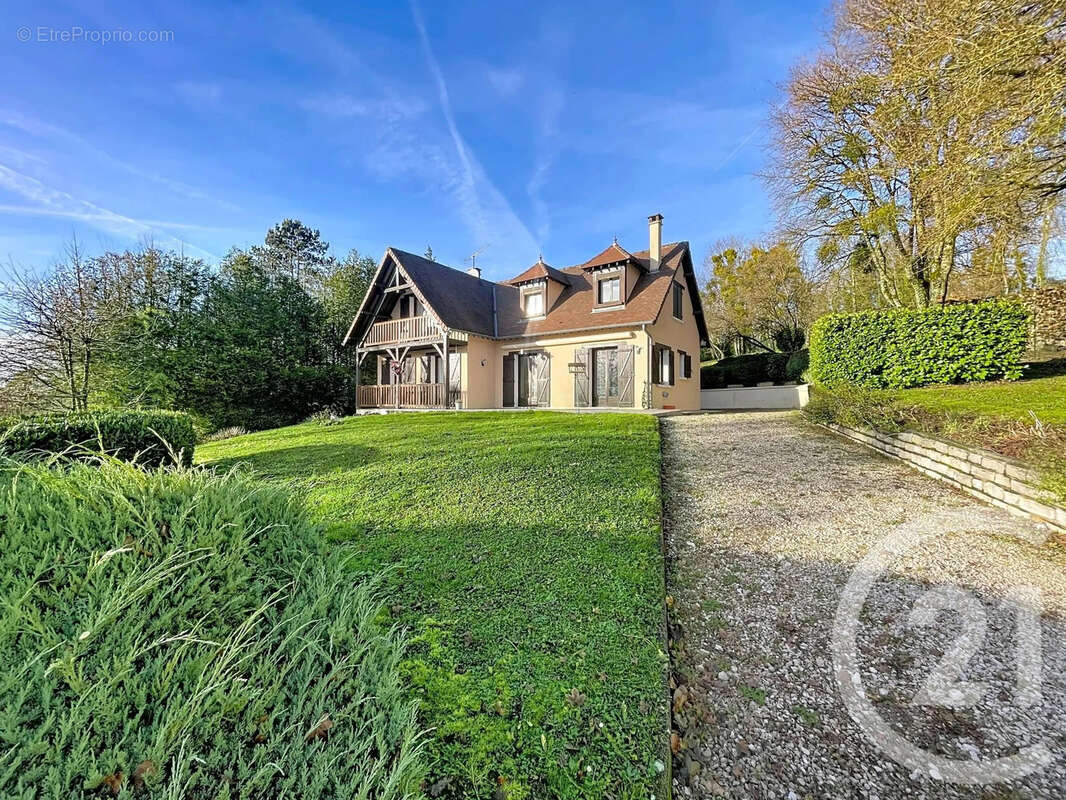 Maison à SAINT-PHAL