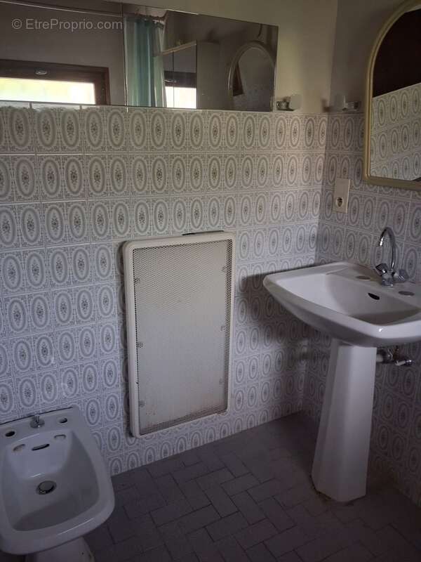 L'ESCALE – Maison individuelle avec véranda, garage et jardin arboré - photo 9