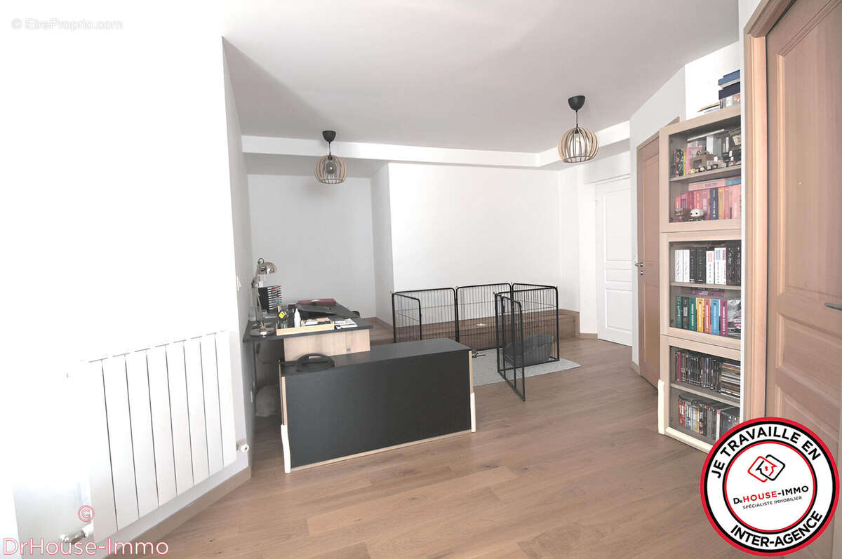 Appartement à FONTENAY-LE-FLEURY