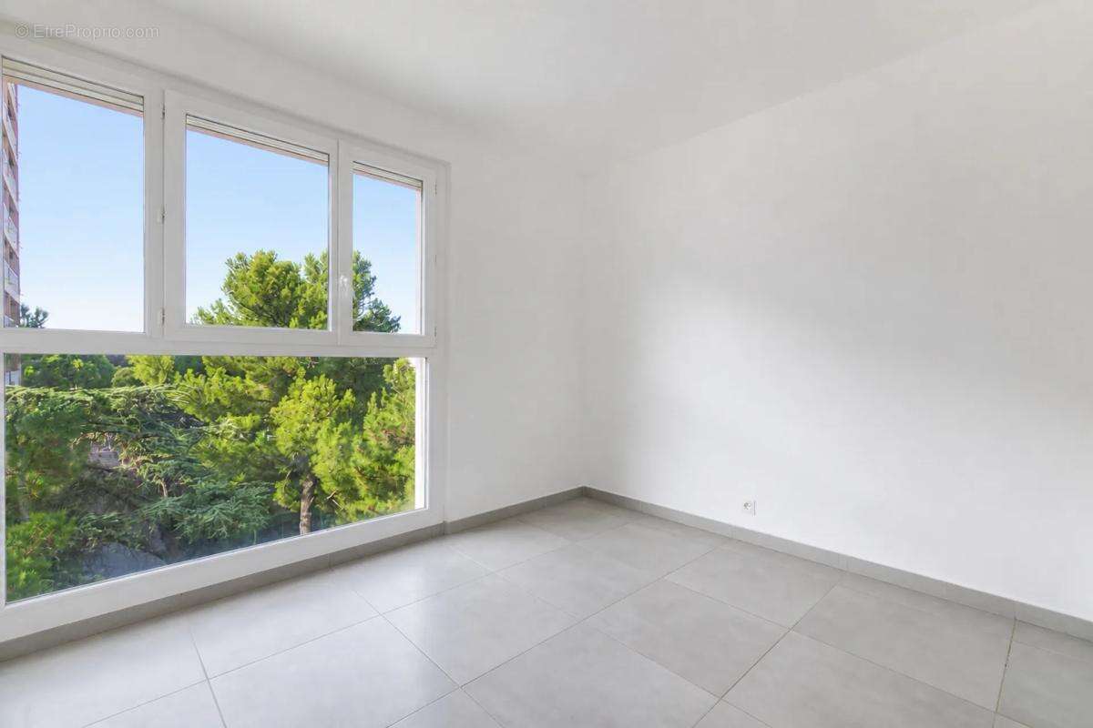 BEAU T4 avec balcon - photo 4