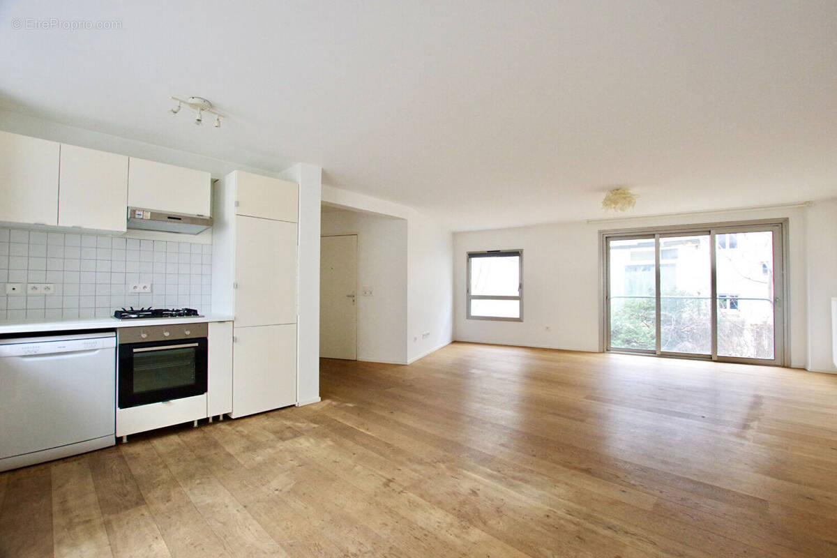 Appartement à PARIS-14E