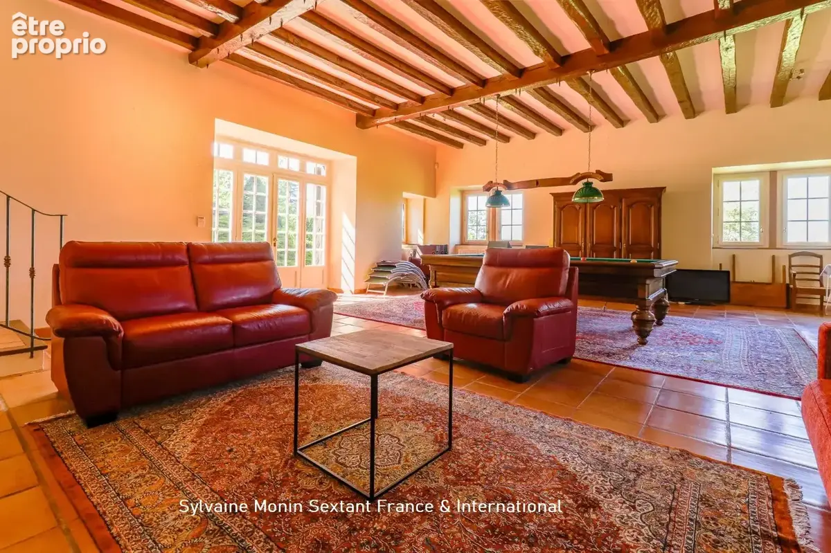 Propriété de caractère en pierre avec piscine et grange, alliant charme de l'ancien et confort contemporain - photo 19