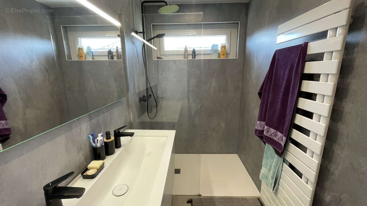 Maison à PONT-DE-L&#039;ISERE