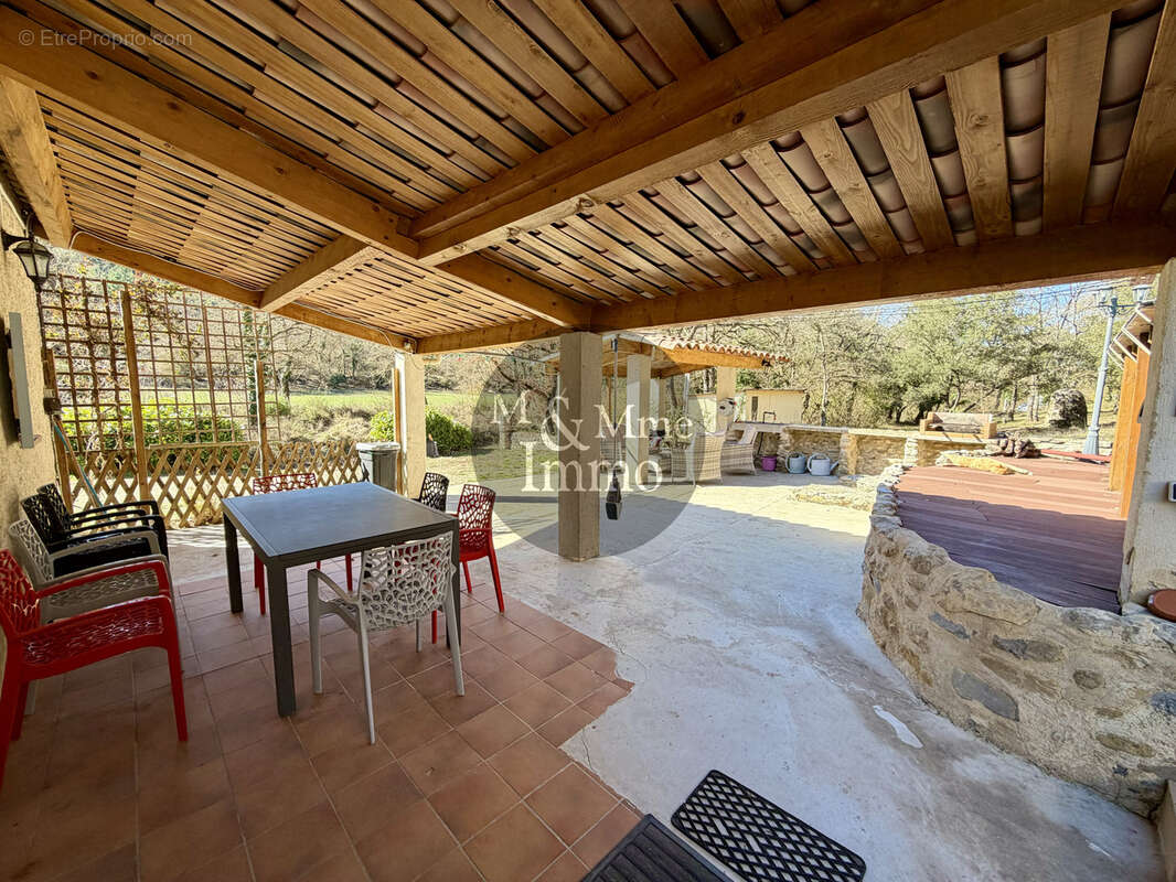 Maison à ALLEMAGNE-EN-PROVENCE