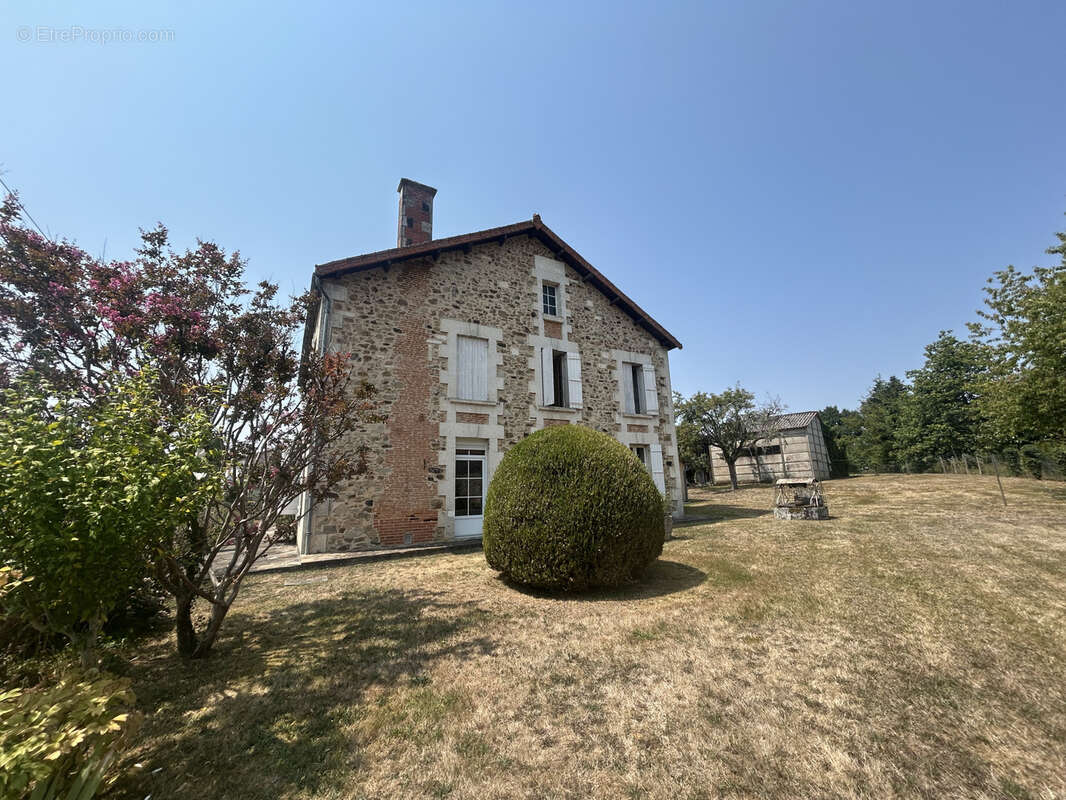 Maison à MASSIGNAC