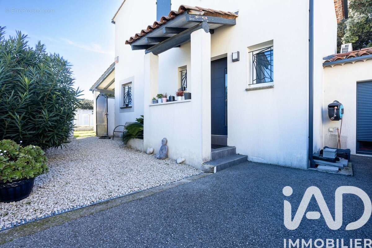 Maison 110 m² à Rochefort-Du-Gard  - photo 4