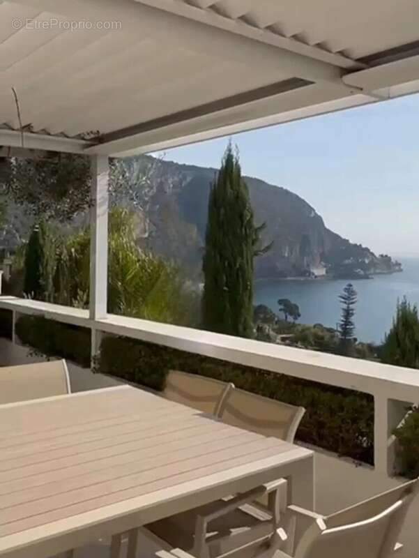 Maison à EZE