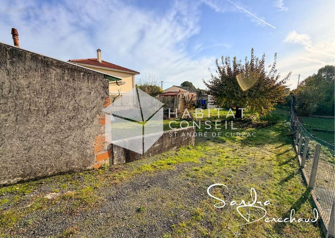 Terrain à CUBZAC-LES-PONTS