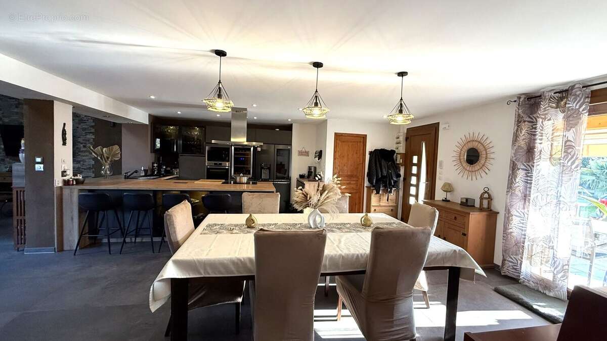 Maison à CHARVIEU-CHAVAGNEUX