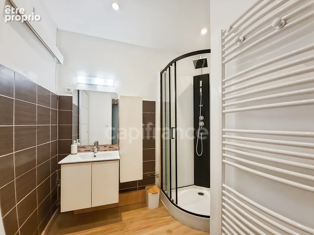 Appartement à vendre 5 pièces VILLENEUVE LES AVIGNON (30) - photo 10