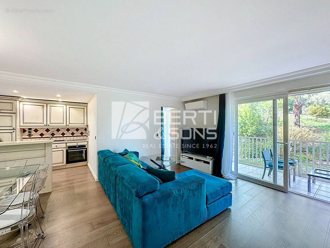 Appartement à MANDELIEU-LA-NAPOULE