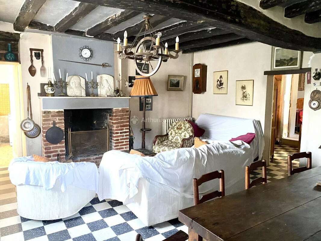 Maison à LA CHARTRE-SUR-LE-LOIR