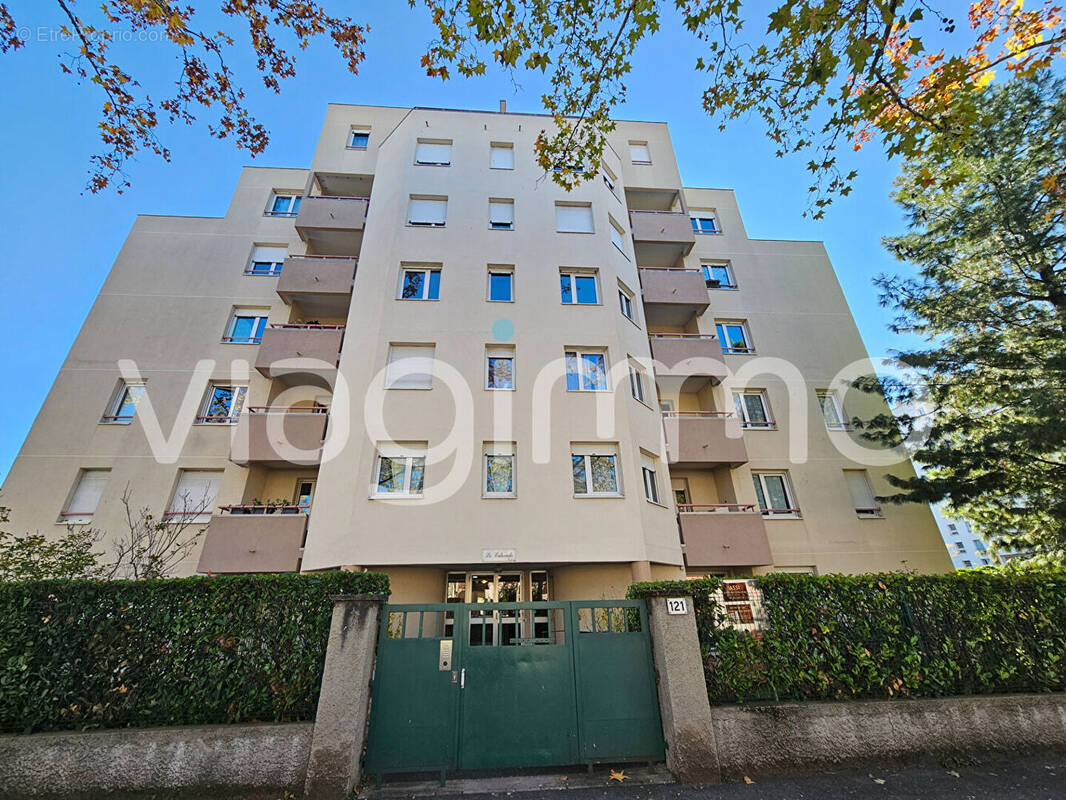 Appartement à LYON-8E