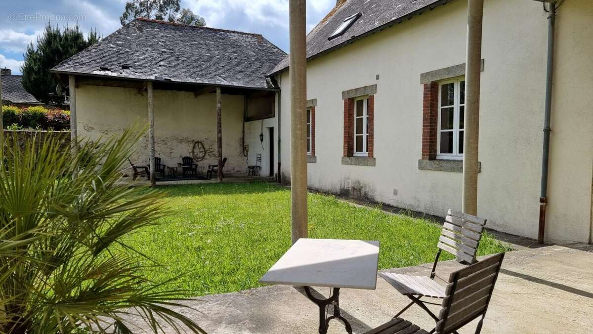 Maison à MERLEAC