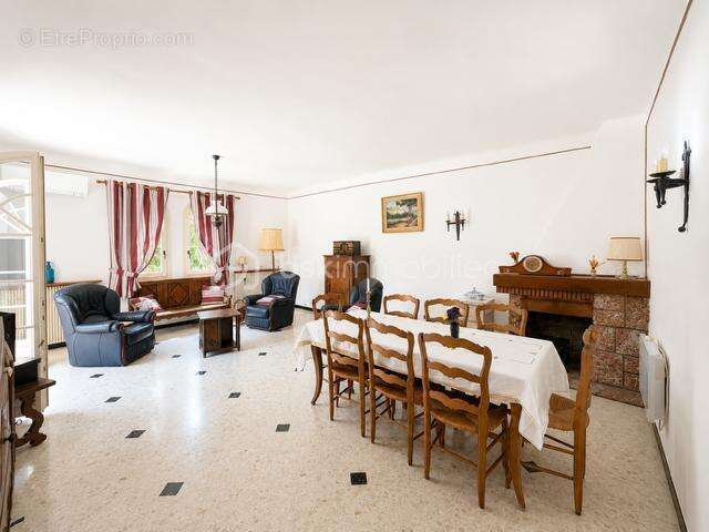 Maison familiale 3 faces avec beaux volumes - photo 4