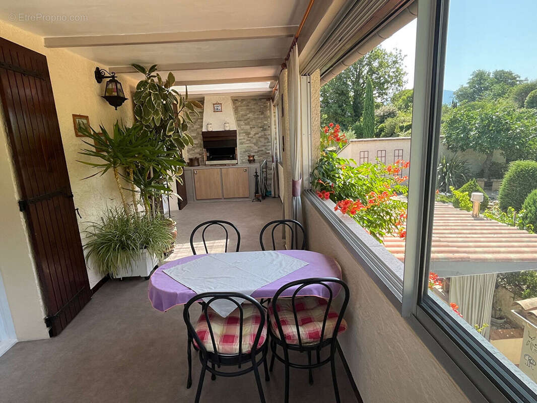 Grande maison familiale avec piscine et appartement - photo 4