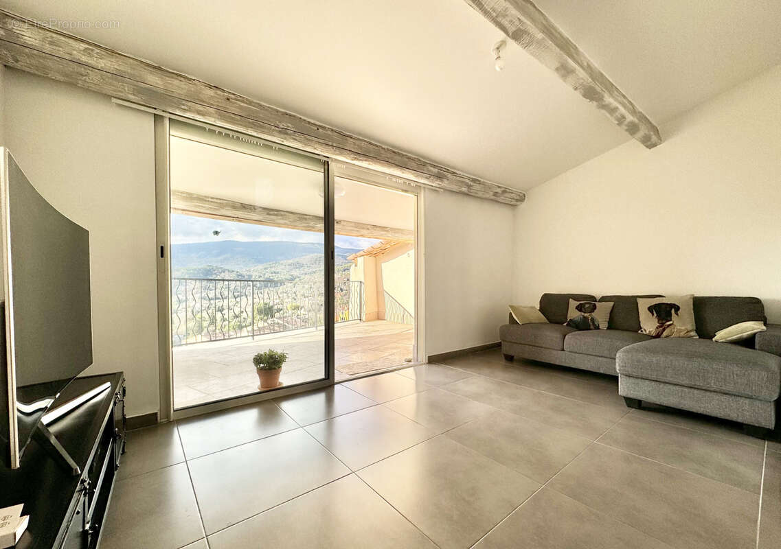 Appartement à FAYENCE