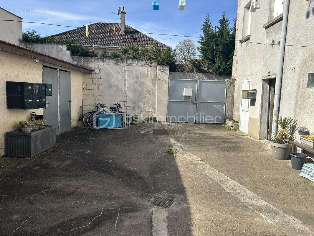 Appartement à VILLENEUVE-LE-ROI