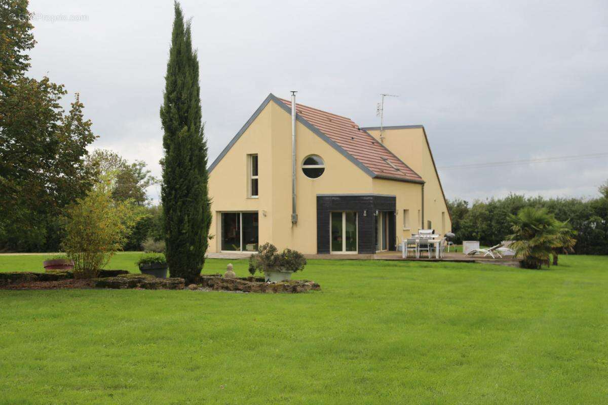 Maison à ARNAY-LE-DUC
