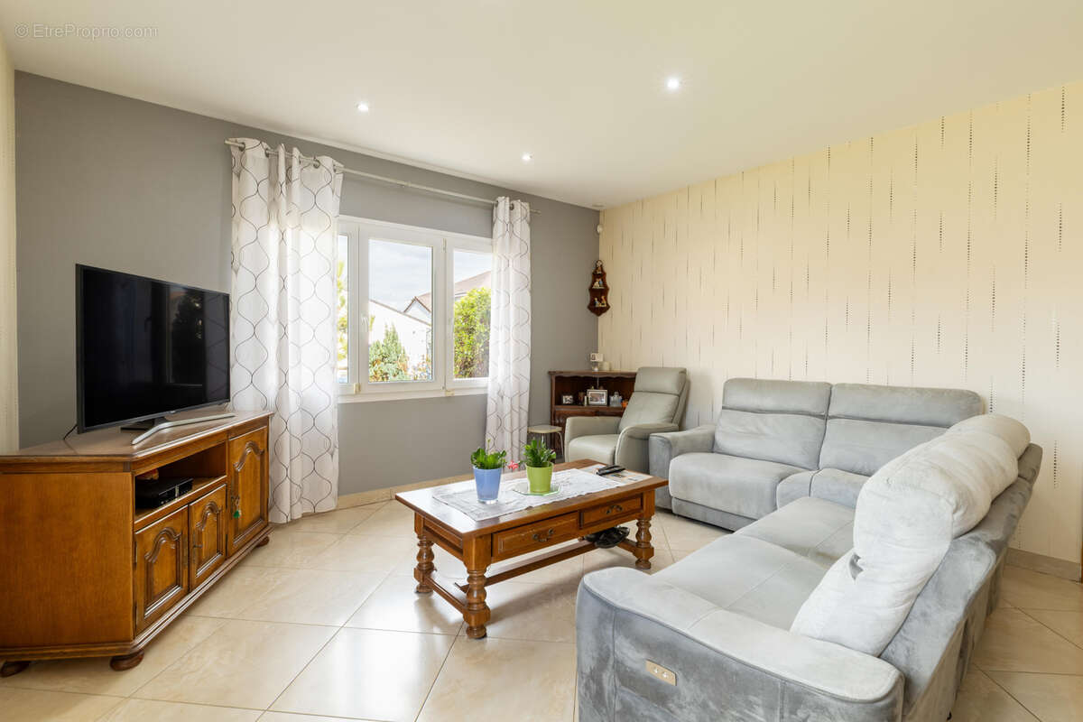 Maison à SAINTE-MARIE-AUX-CHENES