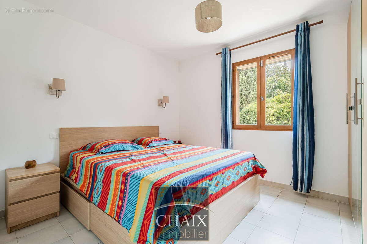 Aubagne   Dans un environnement résidentiel maison familiale de type 5 - photo 9
