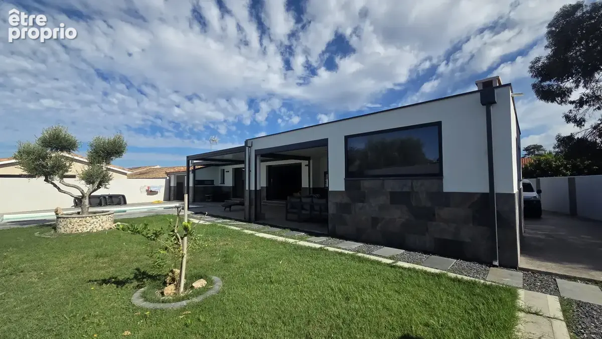 A vendre - cers - villa plain-pied de 172 m2 de type 5 sur 700 m2 de terrain avec piscine et garage - photo 2